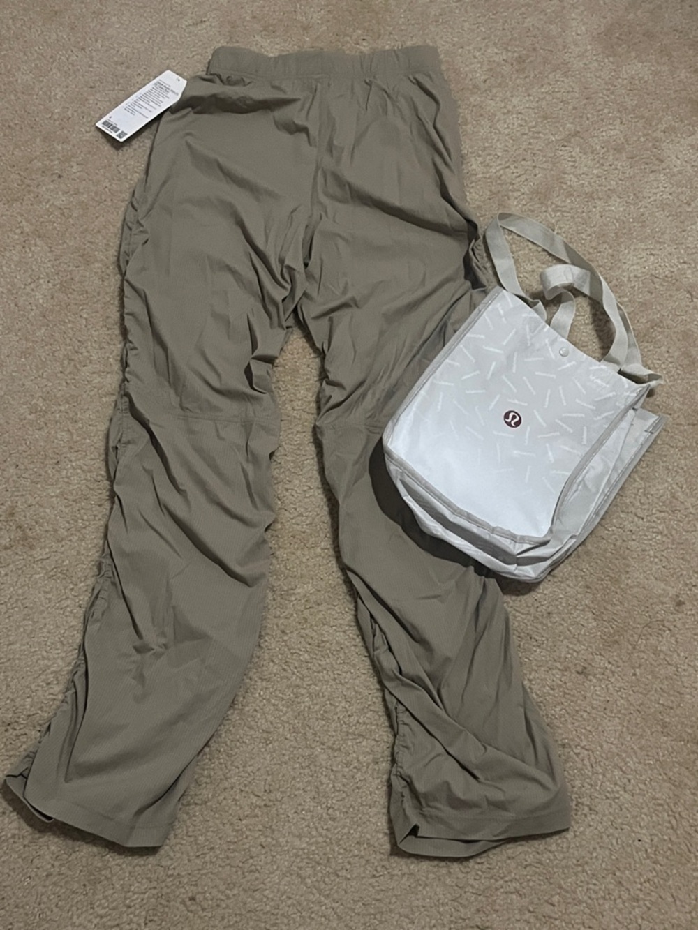 lululemon athletica Women’s Lightweight Joggers - Tan - Picture 7 of 7